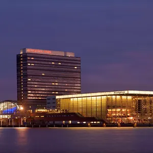 4* מלון Moevenpick Centre